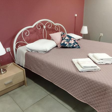 Cozy Apartment Near To The Airport Kouvarás Dış mekan fotoğraf