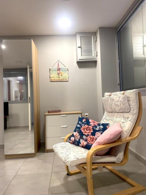 Cozy Apartment Near To The Airport Kouvarás Dış mekan fotoğraf